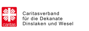Logo des Caritasverbandes für die Dekanate Dinslaken und Wesel mit weißem Kreuz und dekorativem rotem Hintergrund auf der linken Seite und dem Namen der Organisation in deutscher Schrift auf der rechten Seite.